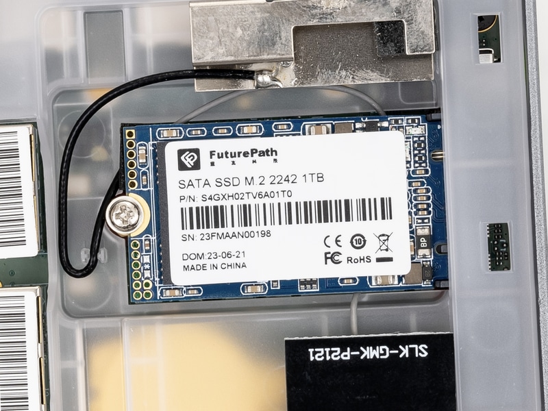 ストレージはFuturePath S4GXH02TV6A01T0でSATA SSDとなる