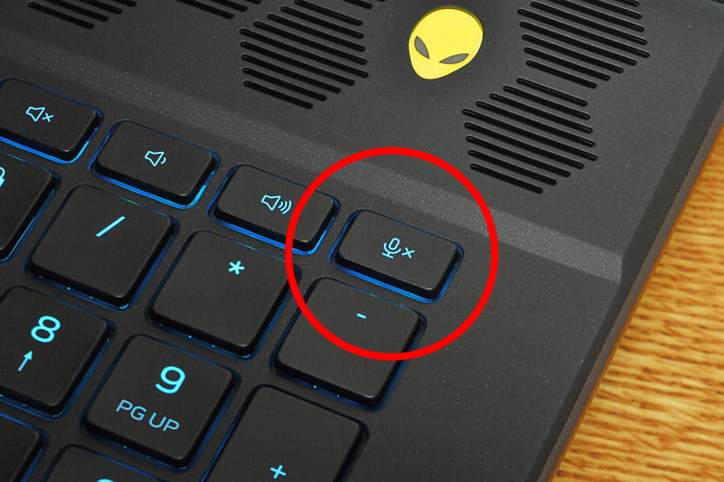 キーボードに割り当てられている機能を有効化するとバックライトの色が変化するのが便利