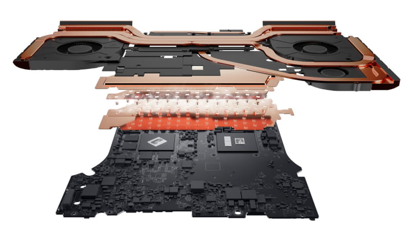 CPUとGPUを覆うベイパーチャンバー、ヒートパイプ、4つのファンでハイエンドなスペックを冷却する