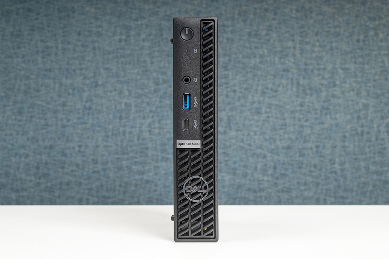 正面から見るとかなり細い