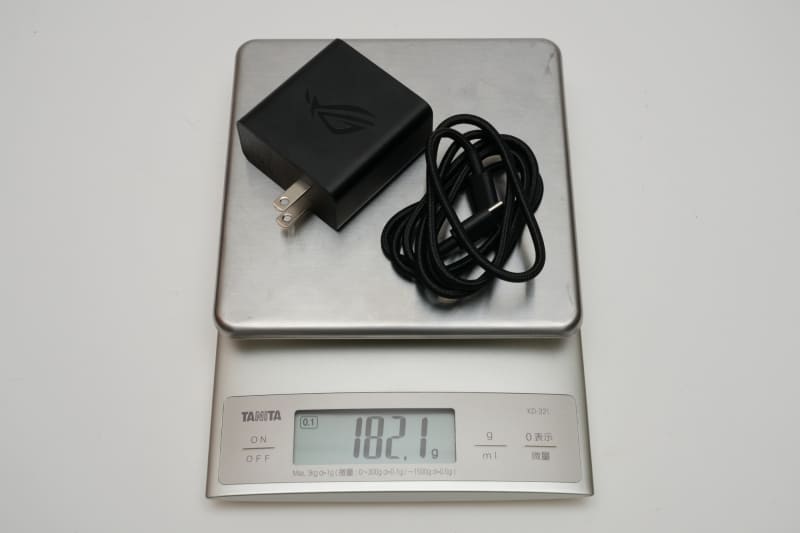 USB ACアダプタとUSB Type-Cケーブルの合計重量は実測182.1g