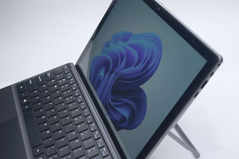 液晶は映り込みがするものの、視野角や視認性は良い