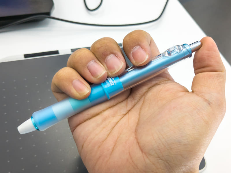 ノック式を採用する