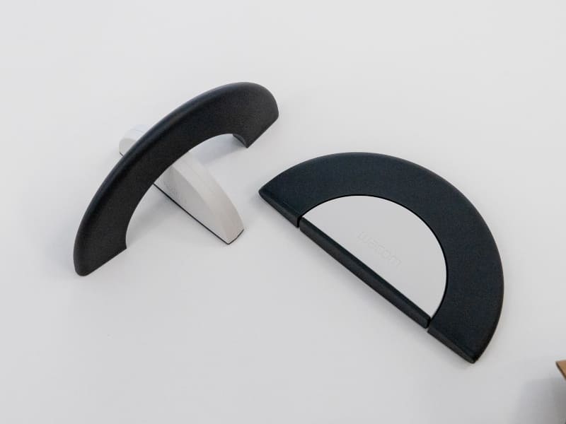 折りたたみ式のスタンド