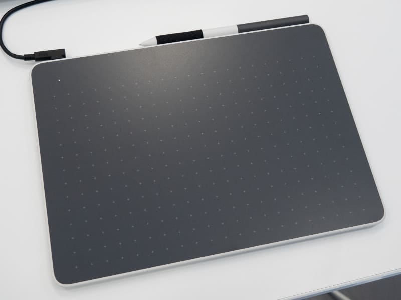 Wacom One ペンタブレット medium