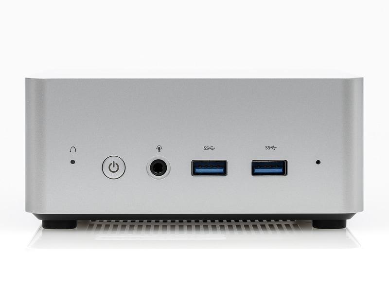 正面右からUSB 3.2(Type-A)×2、3.5mmオーディオジャック、電源ボタン、CMOSクリア