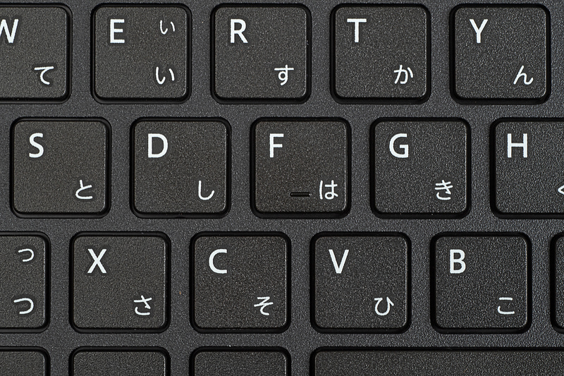 主要キーのキーピッチは約19.1mmフルピッチを確保。ストロークも約1.2mmと十分な深さがあり、打鍵感も良好で軽快なタイピングが可能