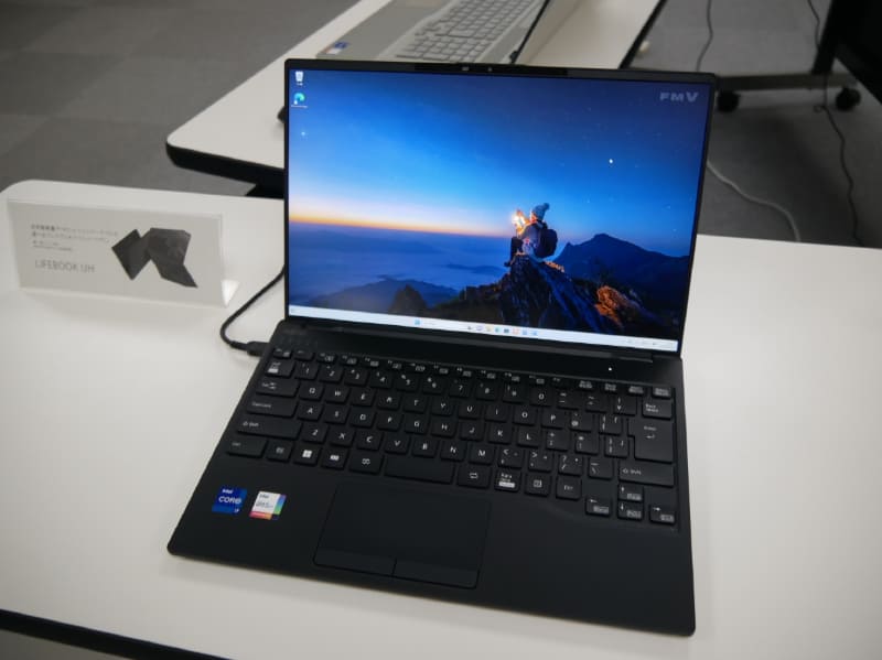 今回、組み立てを行なうLIFEBOOK WU-X/H1
