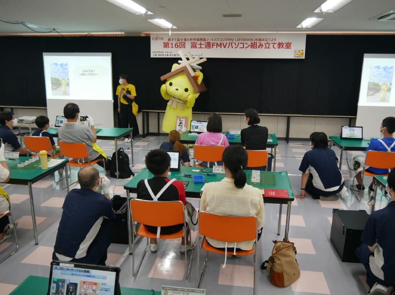 休憩タイムにはしまねっこが登場してダンスを披露