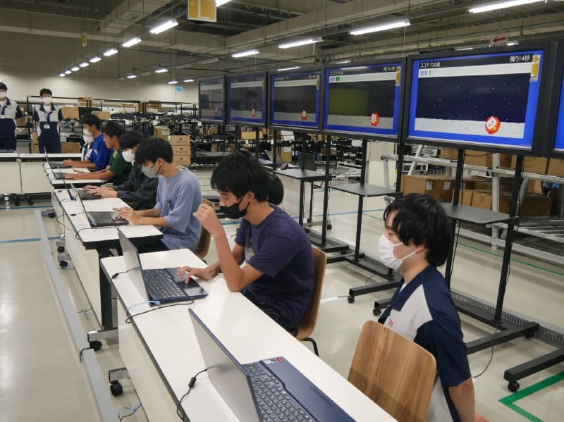 「PCの試験をやってみよう!」は、試験プログラムを応用してさまざまな機能をテスト。点数を競い合った