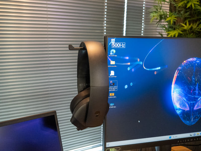 ヘッドセットを掛けられるバーは格納できる