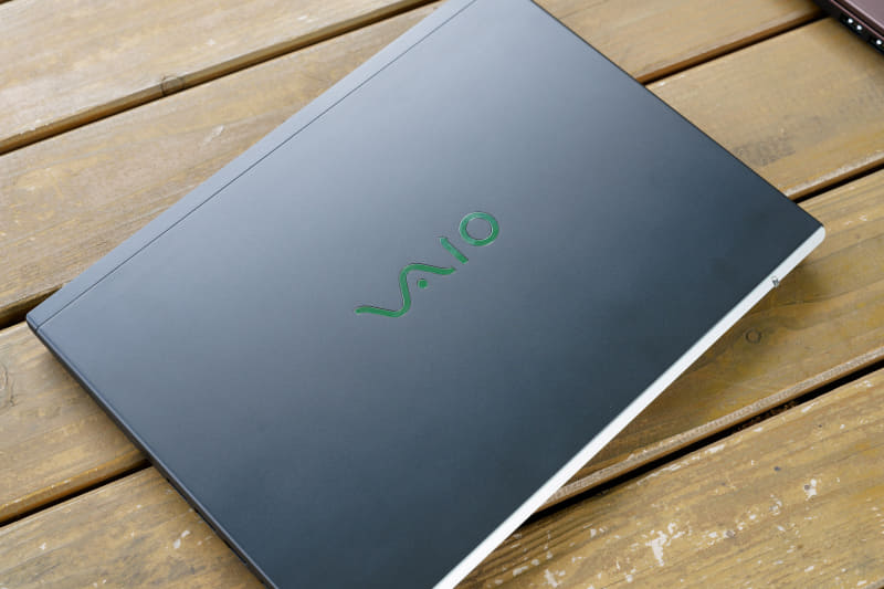 ブラックの天板