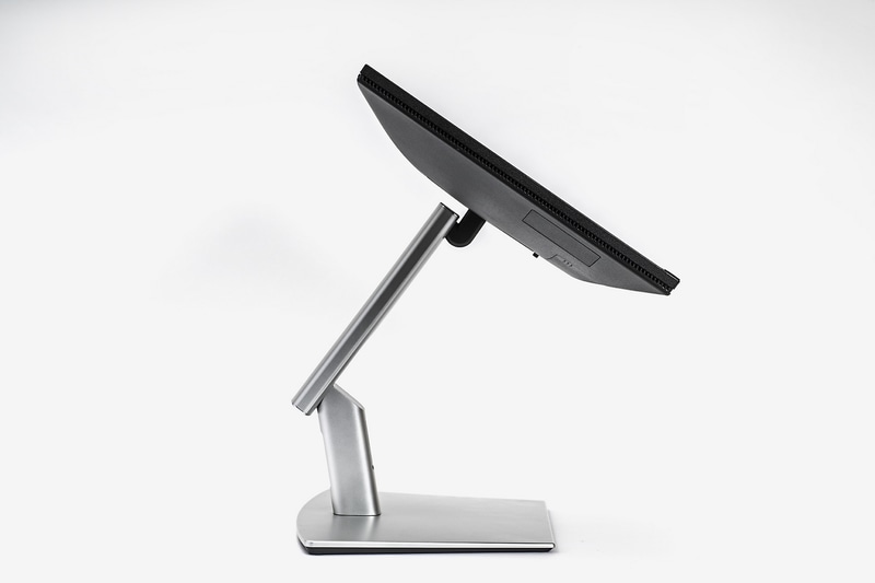 傾斜角度の上側は60度まで対応できる