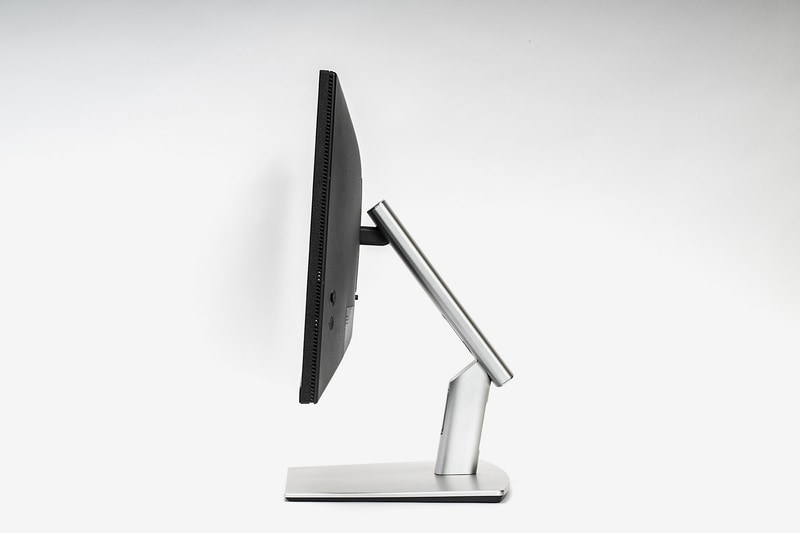 本体のみの厚みは54.1mm