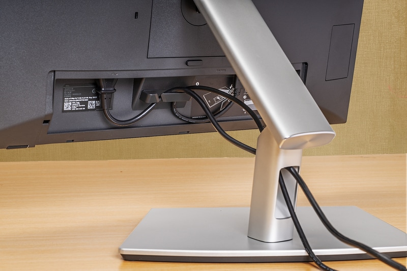 ケーブル管理スロット部分