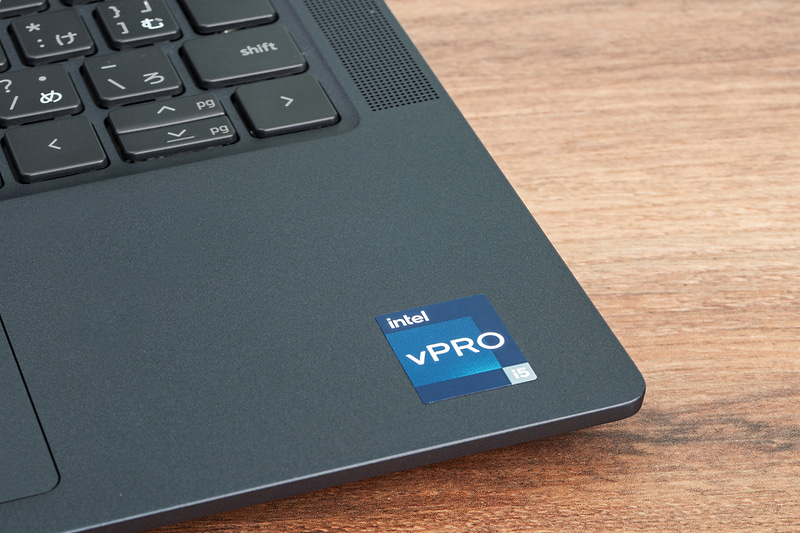 一目で高管理性、高セキュリティ、高性能が分かるインテルvProプラットフォームのバッジ