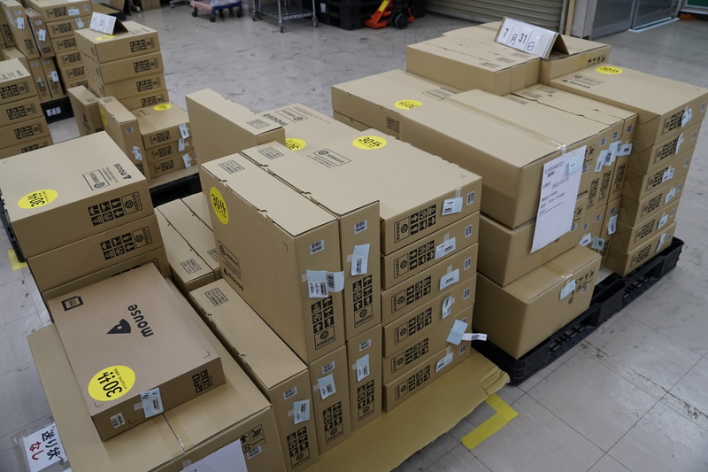 厳しい基準や検査をクリアした製品だけが晴れて3年保証付きで出荷される