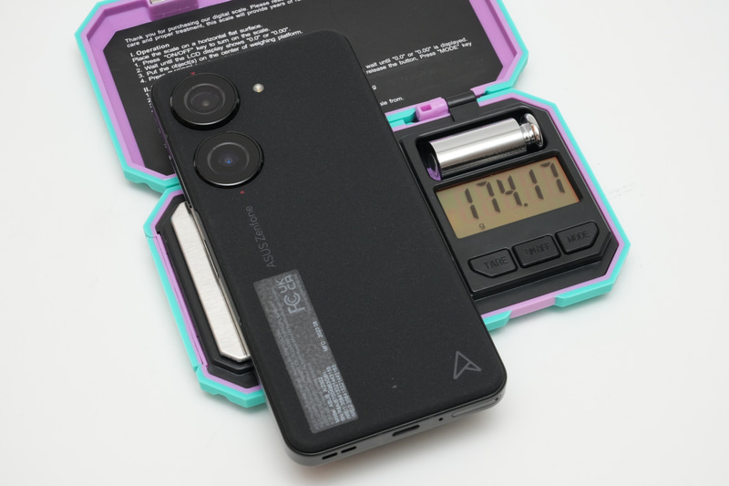 Zenfone 10の実測重量は174.17g、Zenfone 9の実測重量は169.85g