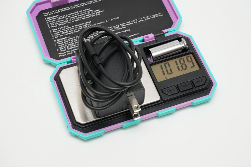 USB ACアダプタとUSB Type-Cケーブルの合計重量は実測101.89g