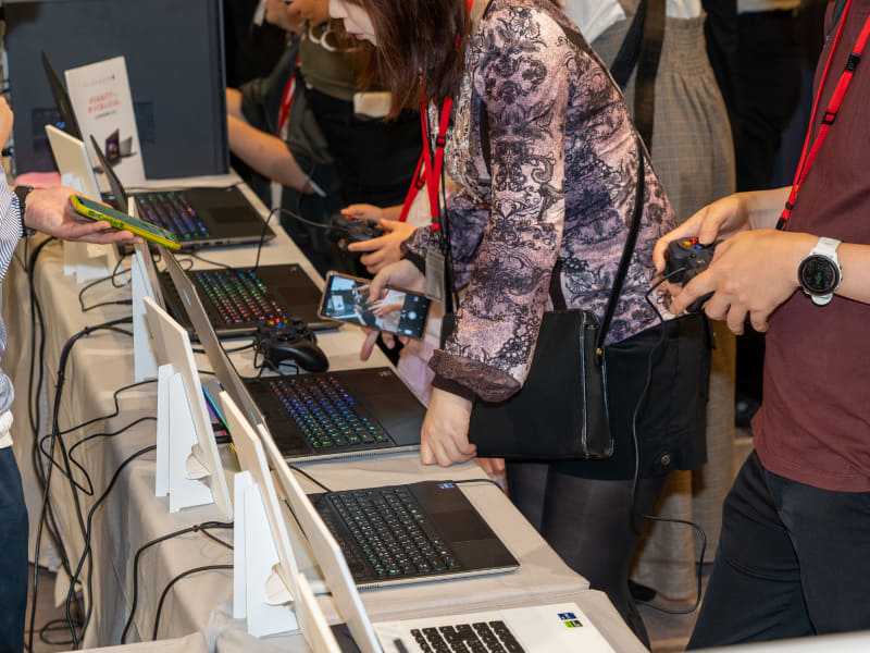 スタッフへ積極的に質問をするアンバサダーの姿も多く見られた