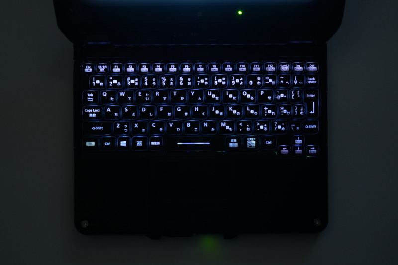 キーボードバックライトは明るさを4段階に調節可能