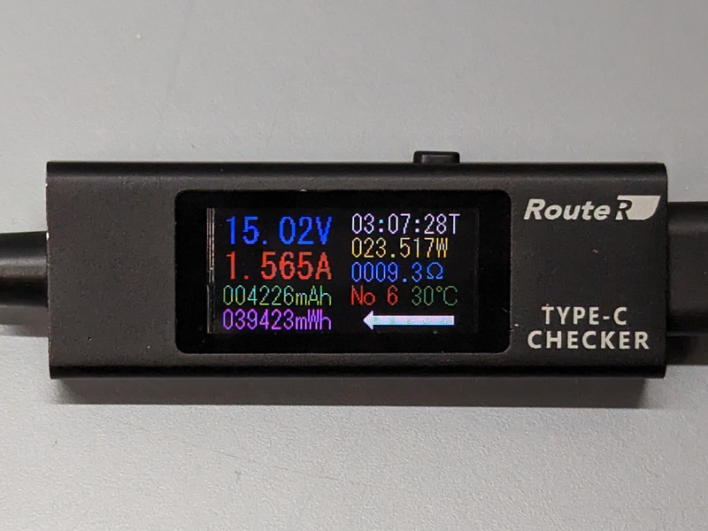 23.517W(15.02V/1.565A)で充電されている。15Vという電圧からして、急速充電が行なわれていると見られる