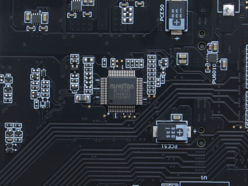 NovotonのスーパーI/O「NCT5585D」