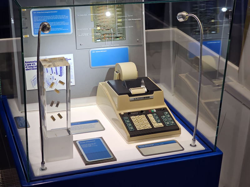 4004の展示、有名なビジコンの電卓も……