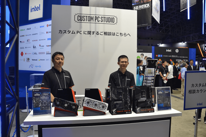 筆者がうかがった際はGIGABYTEの時間だった。マザーボードとビデオカードが展示されている