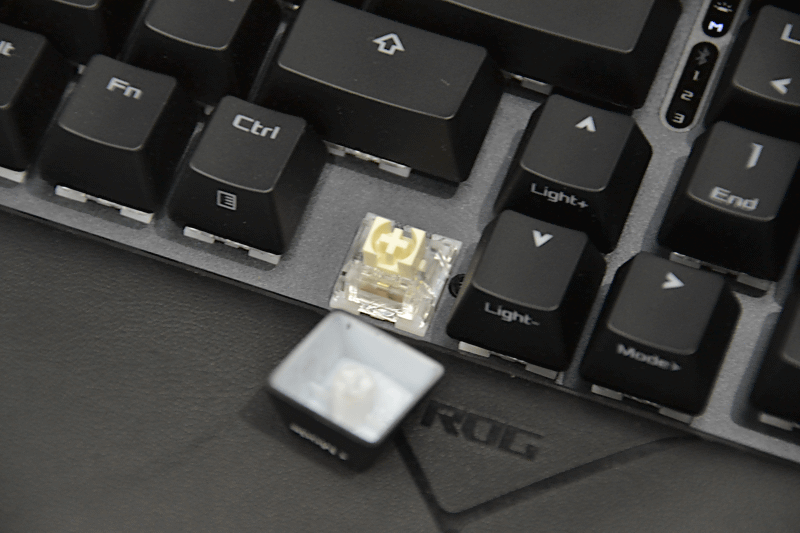 独自開発のスイッチ「ROG NX Snow メカニカルスイッチ」を搭載