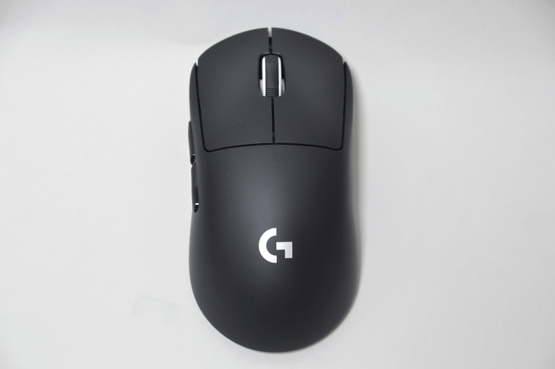 ほぼ左右対称の形状