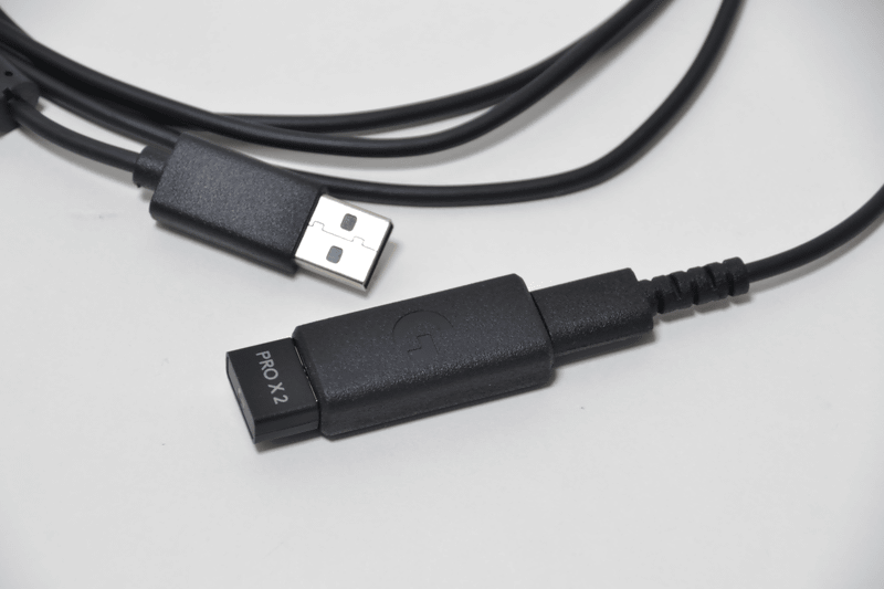 アダプターエクステンションにUSBドングルとケーブルを接続