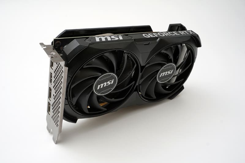 ビデオカードはMSIのGeForce RTX 4060 VENTUS 2X BLACK 8G OC。実売価格は4万5,000円前後