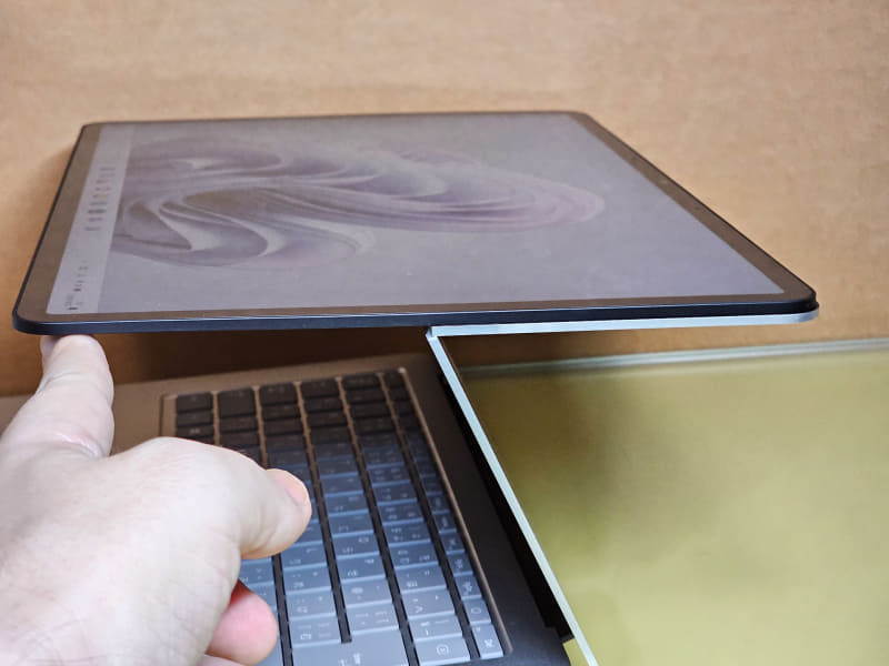 フリップヒンジ(Dynamic Wovenヒンジ)