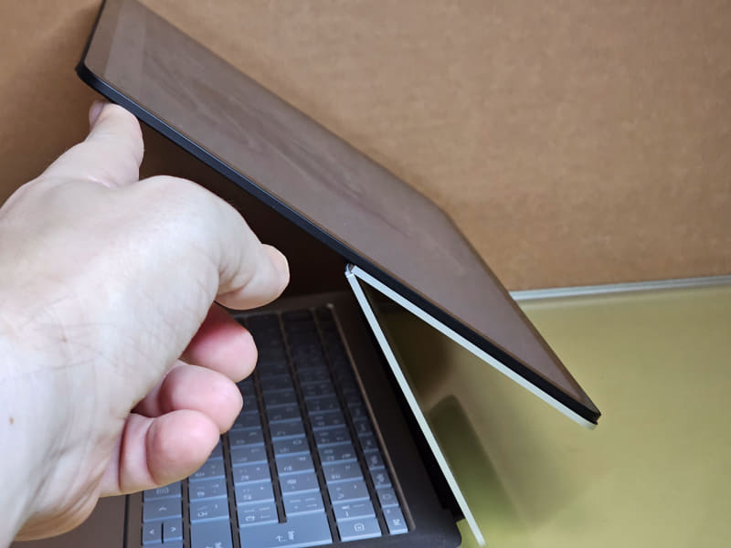 フリップヒンジ(Dynamic Wovenヒンジ)