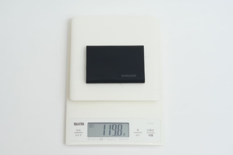 重量は実測で119.8gと公称よりやや軽かった