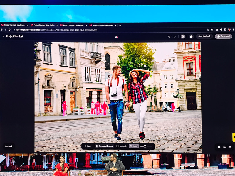 背景の人物を指定するだけで簡単に消せる
