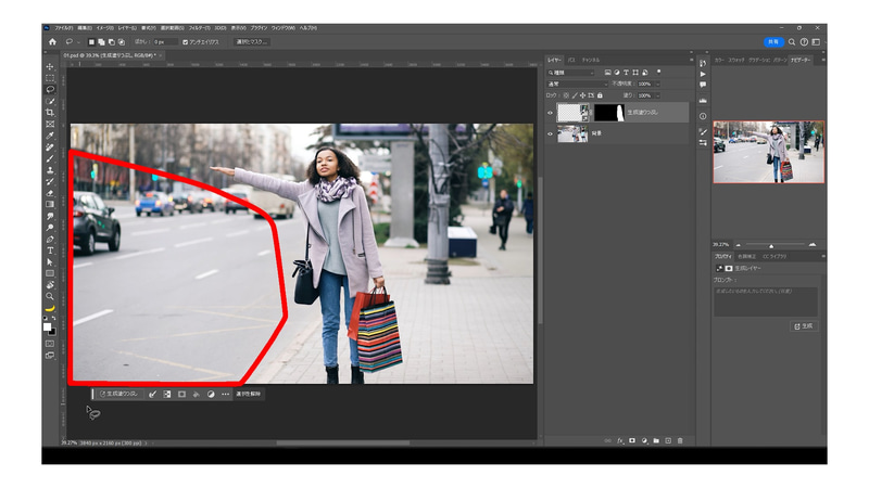 次に同じように「なげなわツール」で左側をフリーハンドで囲み選択範囲を作ります