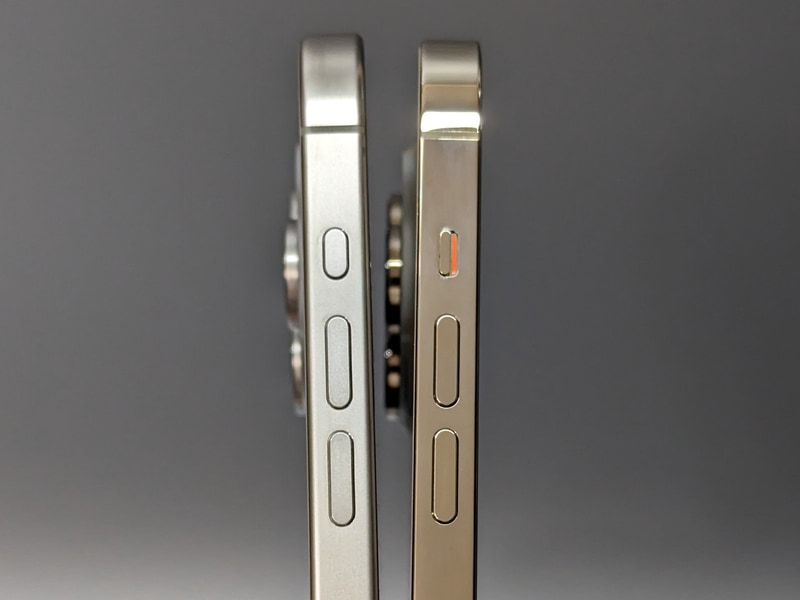 左側面。音量ボタンの上に、従来の着信/消音スイッチに代えて、新たにアクションボタンが搭載された