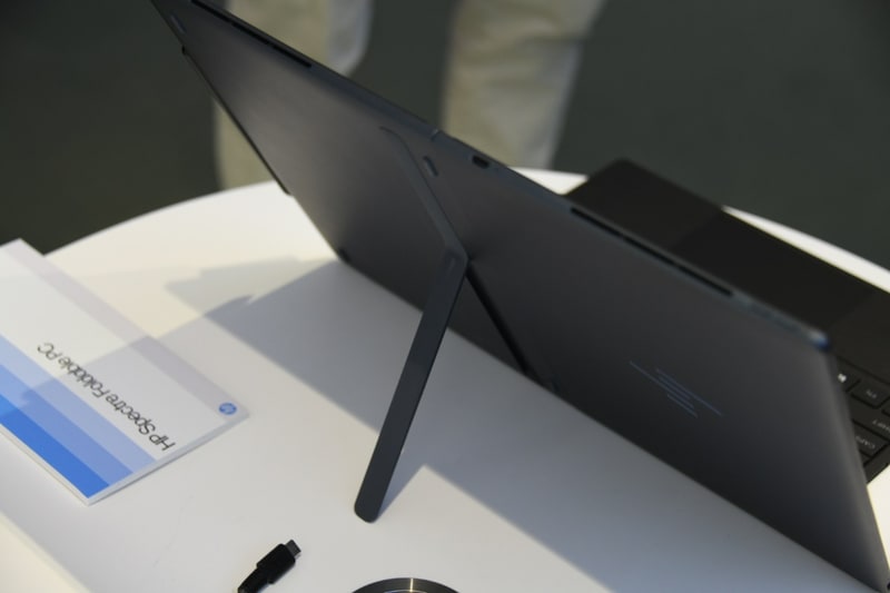 自立する機構はとてもスマート