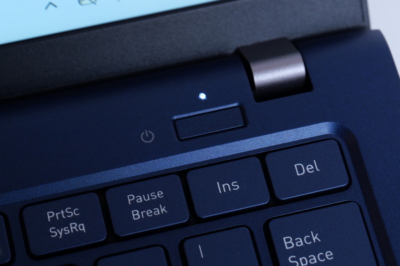 生体認証機能として、電源ボタン一体型の指紋認証センサーを標準搭載