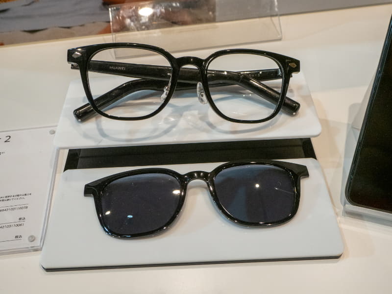 コラボモデル専用のSNAP LENSを別売りで展開