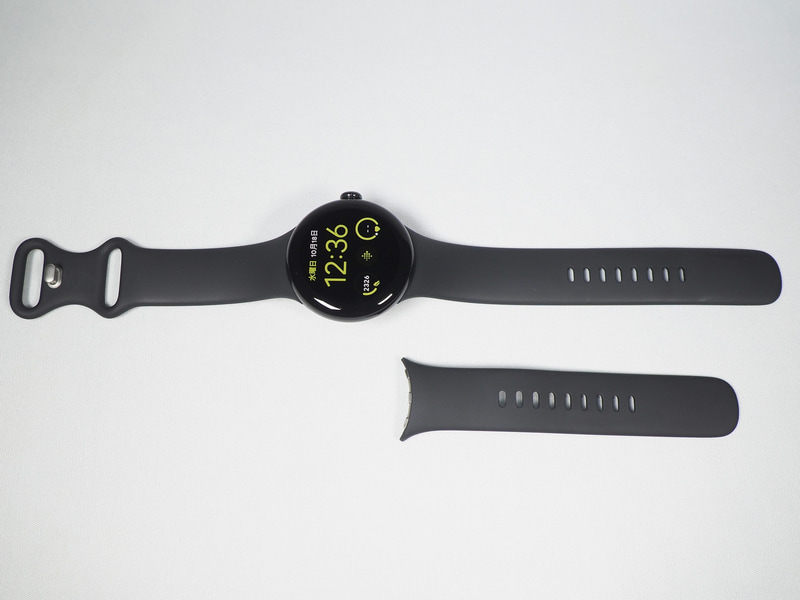 付属のバンドはSとLの2種類を用意。構造や着脱方法はPixel Watchと同じだ