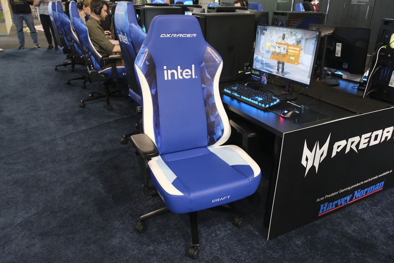 ゲーミングチェアは今回のイベントにあわせた特注品だそう