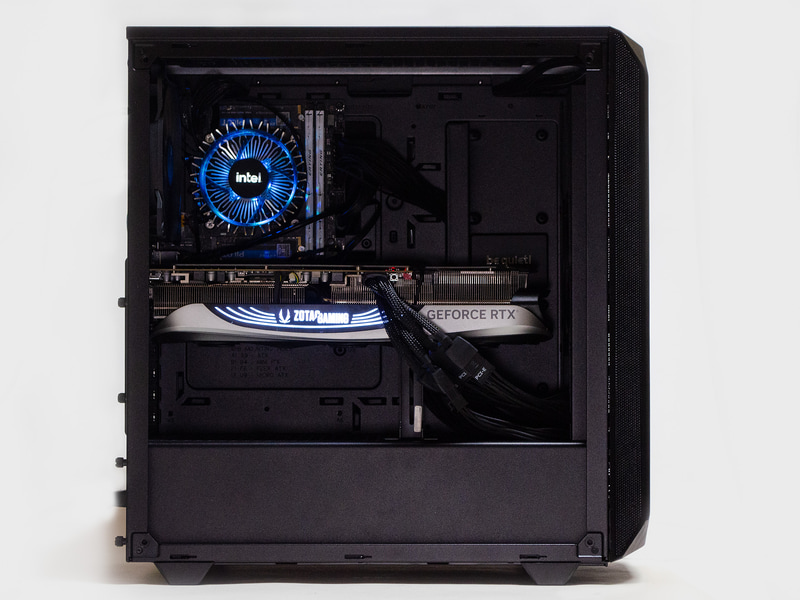 組み込んだところ。幅がギリギリ