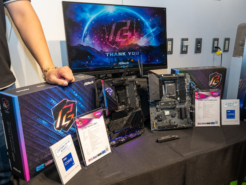 ASRockの「Z790 NOVA WiFi」と「同Lightning WiFi」