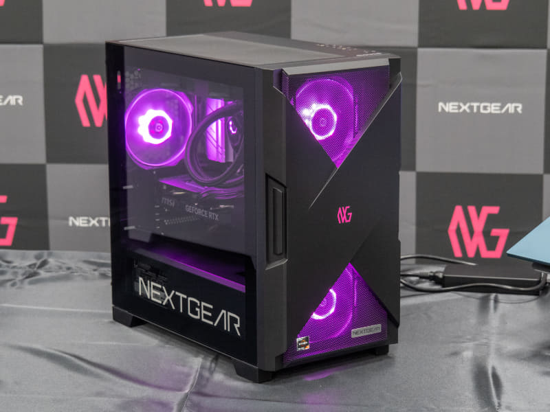 今冬発売予定のホワイトモデル