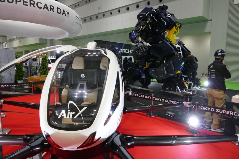 すぐ横の展示はAirXの「空飛ぶ’クルマ」