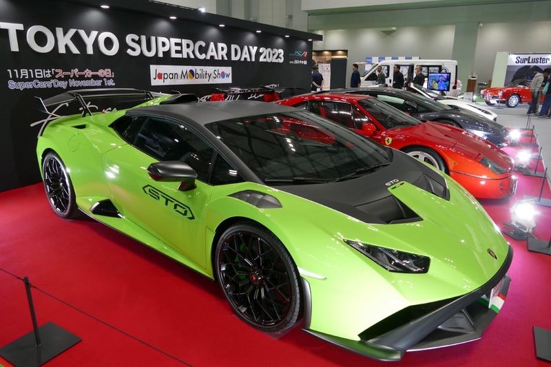 南3ホールではスーパーカーが見られる