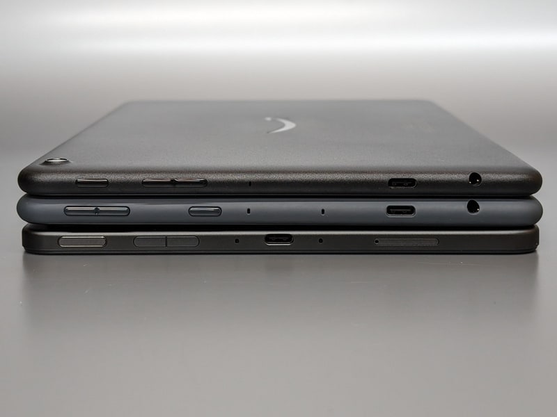 これら3製品はいずれも右側面にポートとボタンが集中しているが、それらの並び順は製品によってバラバラなのが面白い。上から順に、本製品、Fire HD 10 Plus、Fire Max 11